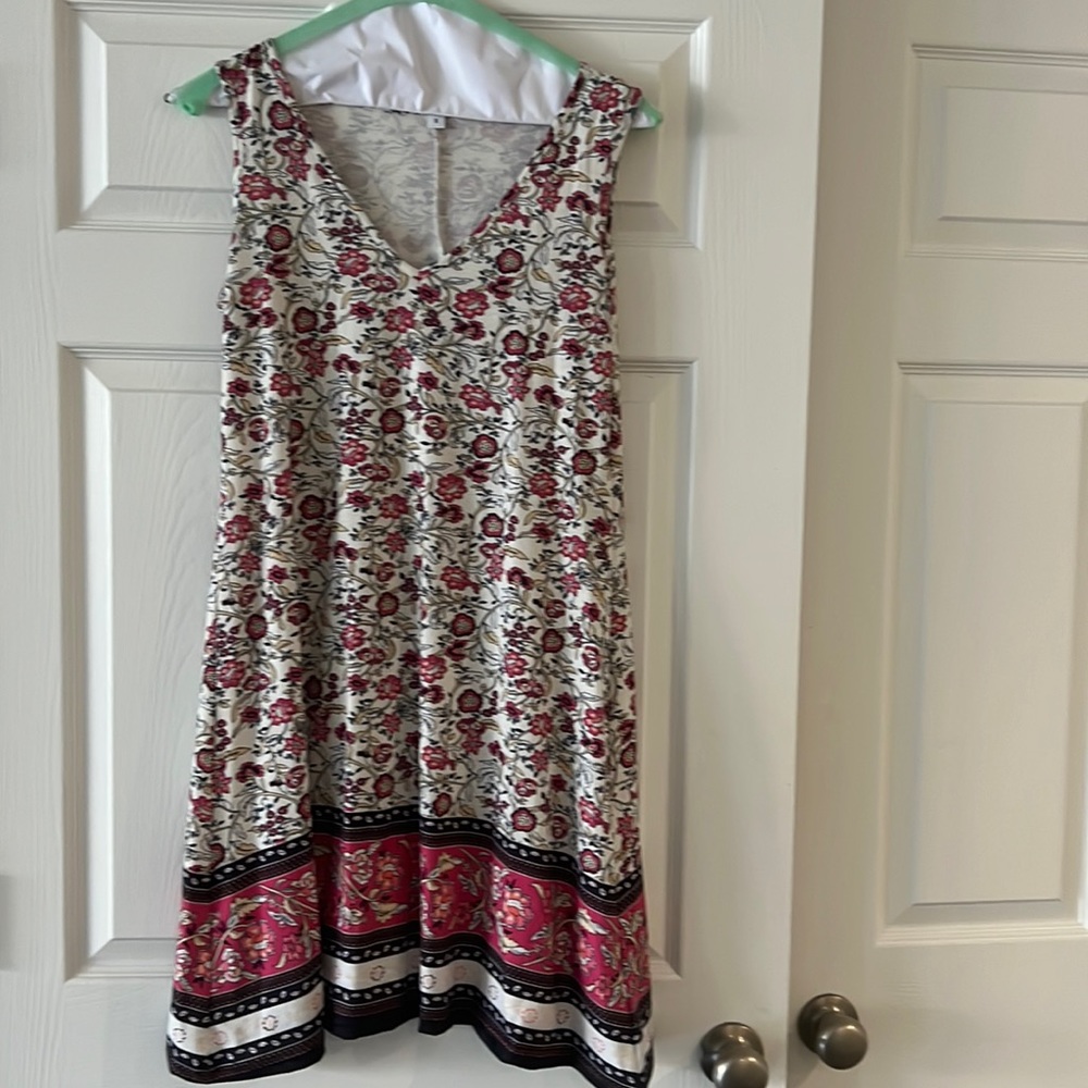 Comfortable cotton dress. Sleeveless. Wide V neckline
